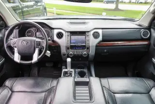 Toyota Tundra 2017 4x4 Limited 4dr CrewMax Cab Pickup SB (5.7L V8 FFV)