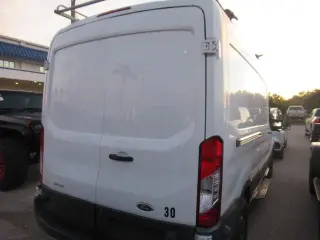 Ford Transit 2016 250 3 puertas LWB techo medio furgoneta de carga con puerta deslizante del lado del pasajero