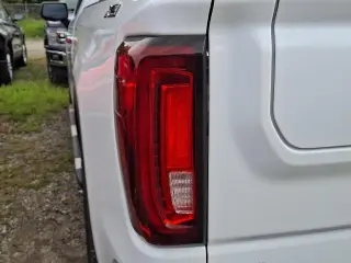 GMC Sierra 1500 2021 4x4 SLT 4dr Crew Cab 5.8 ft. SB
