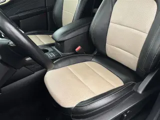Ford Escape Híbrido Enchufable 2022 Titanium SUV 4 puertas