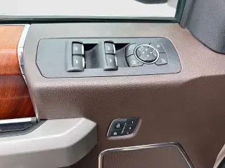 Ford F-150 2018 4x4 King Ranch 4dr SuperCrew 5.5 ft. SB