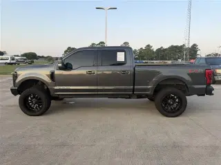 Ford F-250 Super Duty 2017 4x4 Lariat 4dr Crew Cab 6.8 ft. SB Pickup
