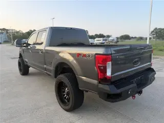 Ford F-250 Super Duty 2017 4x4 Lariat 4dr Crew Cab 6.8 ft. SB Pickup