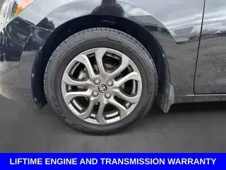 Toyota Yaris 2020 LE 4p Sedan 6M