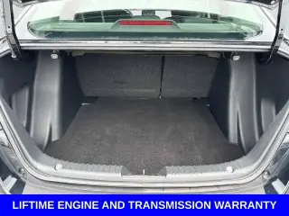 Toyota Yaris 2020 LE 4p Sedan 6M