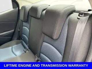 Toyota Yaris 2020 LE 4p Sedan 6M