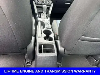 Toyota Yaris 2020 LE 4p Sedan 6M