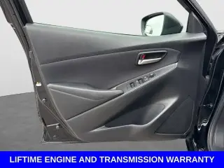 Toyota Yaris 2020 LE 4p Sedan 6M