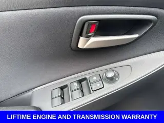 Toyota Yaris 2020 LE 4p Sedan 6M