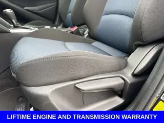 Toyota Yaris 2020 LE 4p Sedan 6M