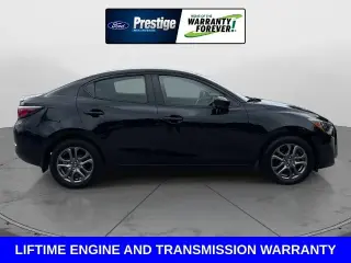 Toyota Yaris 2020 LE 4p Sedan 6M