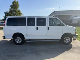 Chevrolet Express 2021 LT 2500 Furgoneta de Pasajeros de 3 puertas