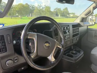 Chevrolet Express 2021 LT 2500 Furgoneta de Pasajeros de 3 puertas