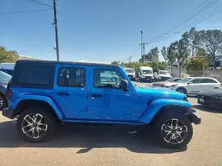 Jeep Wrangler 2024 4x4 Willys 4xe 4p SUV