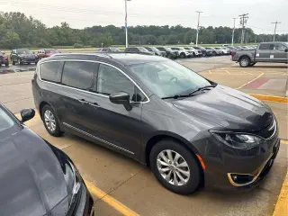 Chrysler Pacifica 2018 Touring L Plus 4dr Mini-Van