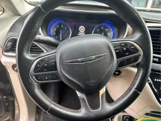Chrysler Pacifica 2018 Touring L Plus 4dr Mini-Van