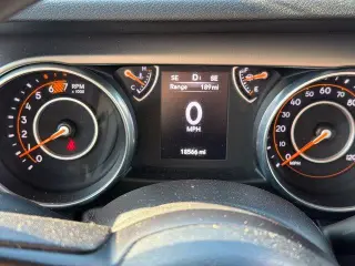 Jeep Wrangler 2018 4x4 Sport 2dr SUV (lanzamiento medio del año)