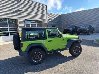 Jeep Wrangler 2018 4x4 Sport 2dr SUV (lanzamiento medio del año)