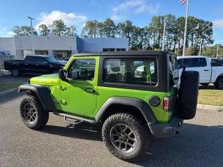 Jeep Wrangler 2018 4x4 Sport 2dr SUV (lanzamiento medio del año)