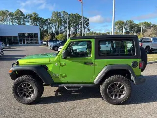 Jeep Wrangler 2018 4x4 Sport 2dr SUV (lanzamiento medio del año)