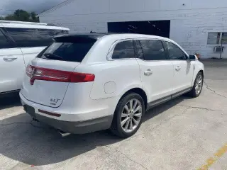 Lincoln MKT 2010 AWD EcoBoost 4dr Crossover