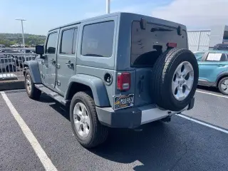 Jeep Wrangler Unlimited 2015 4x4 Sahara 4dr SUV
