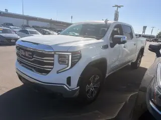 GMC Sierra 1500 2025 4x2 SLT 4dr Cabina de tripulación 5.8 ft. CB