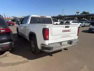 GMC Sierra 1500 2025 4x2 SLT 4dr Cabina de tripulación 5.8 ft. CB