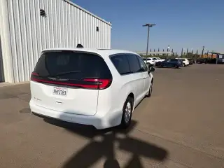 Chrysler Pacifica 2023 Touring L 4dr Mini-Van