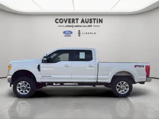 Ford F-250 Super Duty 2017 4x4 Lariat 4p Cab de tripulacion 6.8 ft. CB Pickup