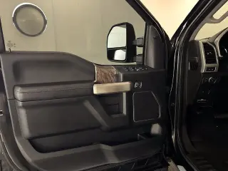 Ford F-250 Super Duty 2019 4x4 Lariat 4dr Crew Cab 6.8 ft. SB Pickup