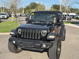 Jeep Wrangler Unlimited 2018 4x4 Sport 4p SUV (lanzamiento medio del año)