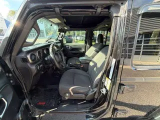 Jeep Wrangler Unlimited 2018 4x4 Sport 4p SUV (lanzamiento medio del año)