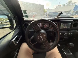 Jeep Wrangler Unlimited 2018 4x4 Sport 4p SUV (lanzamiento medio del año)