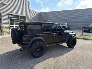 Jeep Wrangler Unlimited 2018 4x4 Sport 4p SUV (lanzamiento medio del año)
