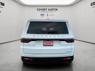 Jeep Wagoneer 2024 4x2 Serie II 4p SUV