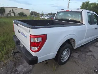 Ford F-150 2023 4x2 XL 4puertas SuperCab 8 pies LB