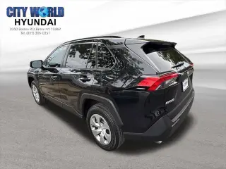 Toyota RAV4 2021 AWD LE 4dr SUV