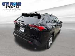 Toyota RAV4 2021 AWD LE 4dr SUV
