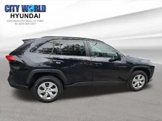 Toyota RAV4 2021 AWD LE 4dr SUV