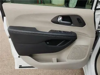 Chrysler Pacifica Plug-In Hybrid 2024 Select 4p Minivan
