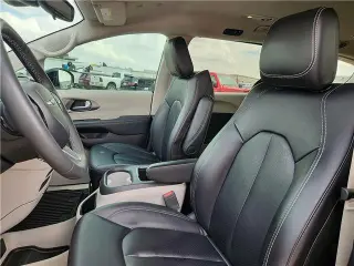 Chrysler Pacifica Plug-In Hybrid 2024 Select 4p Minivan