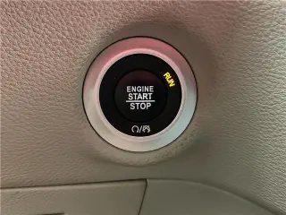 Chrysler Pacifica Plug-In Hybrid 2024 Select 4p Minivan