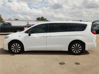 Chrysler Pacifica Plug-In Hybrid 2024 Select 4p Minivan