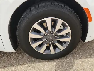 Chrysler Pacifica Plug-In Hybrid 2024 Select 4p Minivan