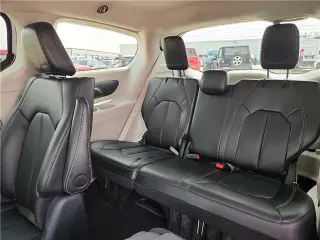 Chrysler Pacifica Plug-In Hybrid 2024 Select 4p Minivan