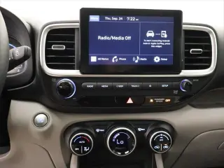 Hyundai VENUE 2026 SEL 4p Crossover con Techo Bicolor
