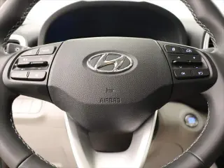 Hyundai VENUE 2026 SEL 4p Crossover con Techo Bicolor