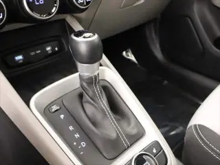 Hyundai VENUE 2026 SEL 4p Crossover con Techo Bicolor