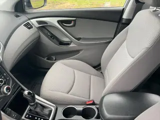 Hyundai ELANTRA 2016 SE 4p Sedan 6M